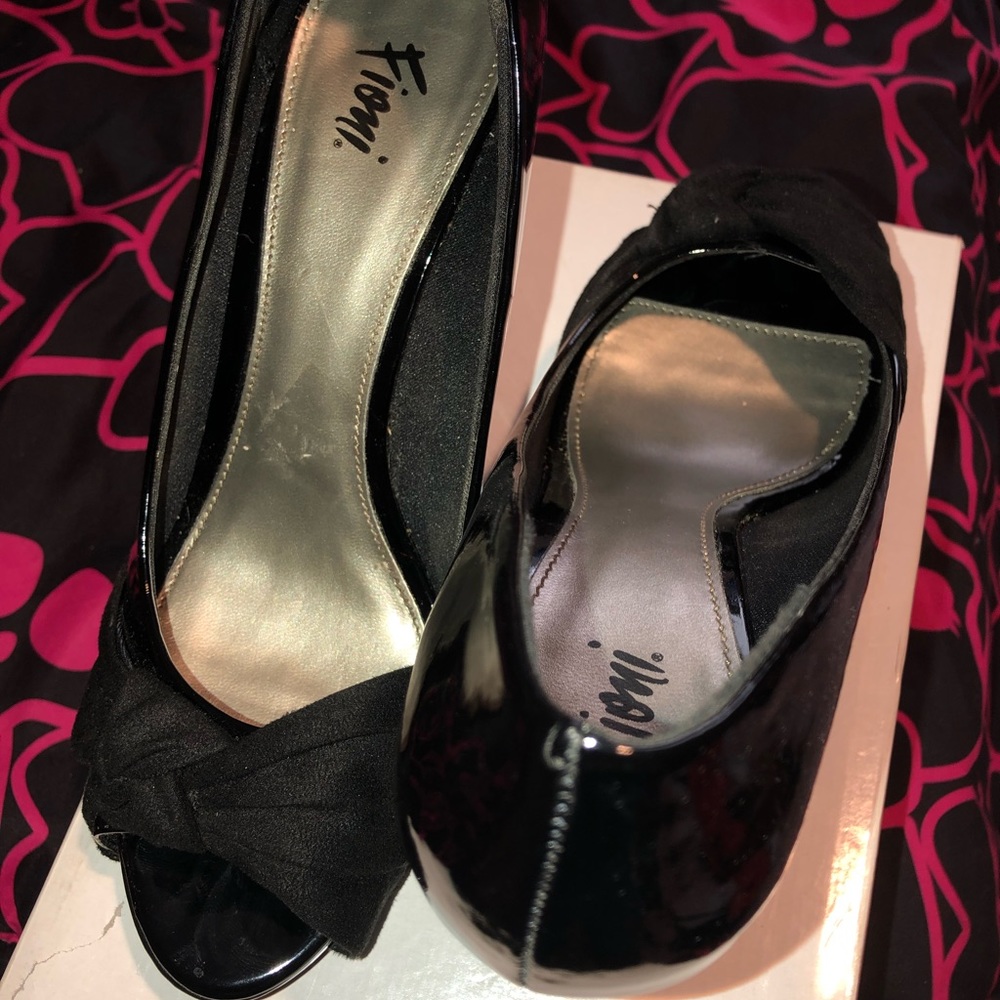 Fioni Black Peep Toe Heels